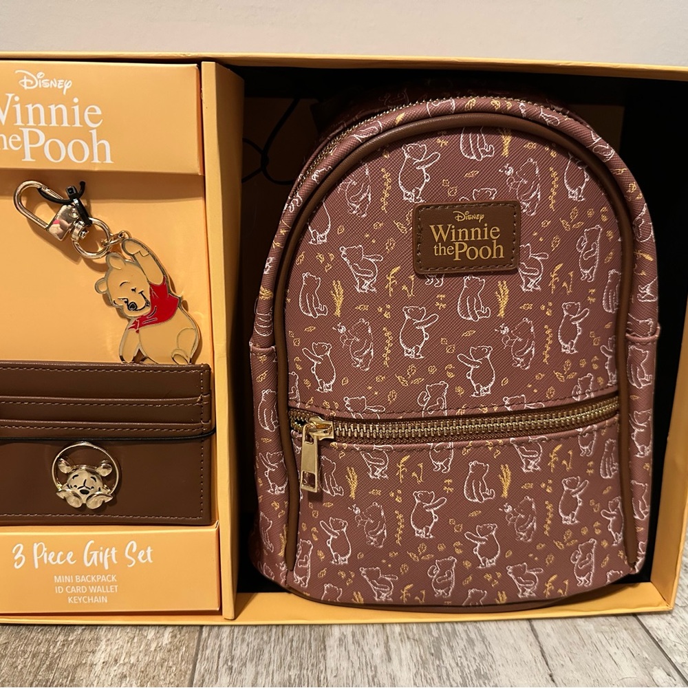 Disney Winnie the Pooh Brown Backpack Set